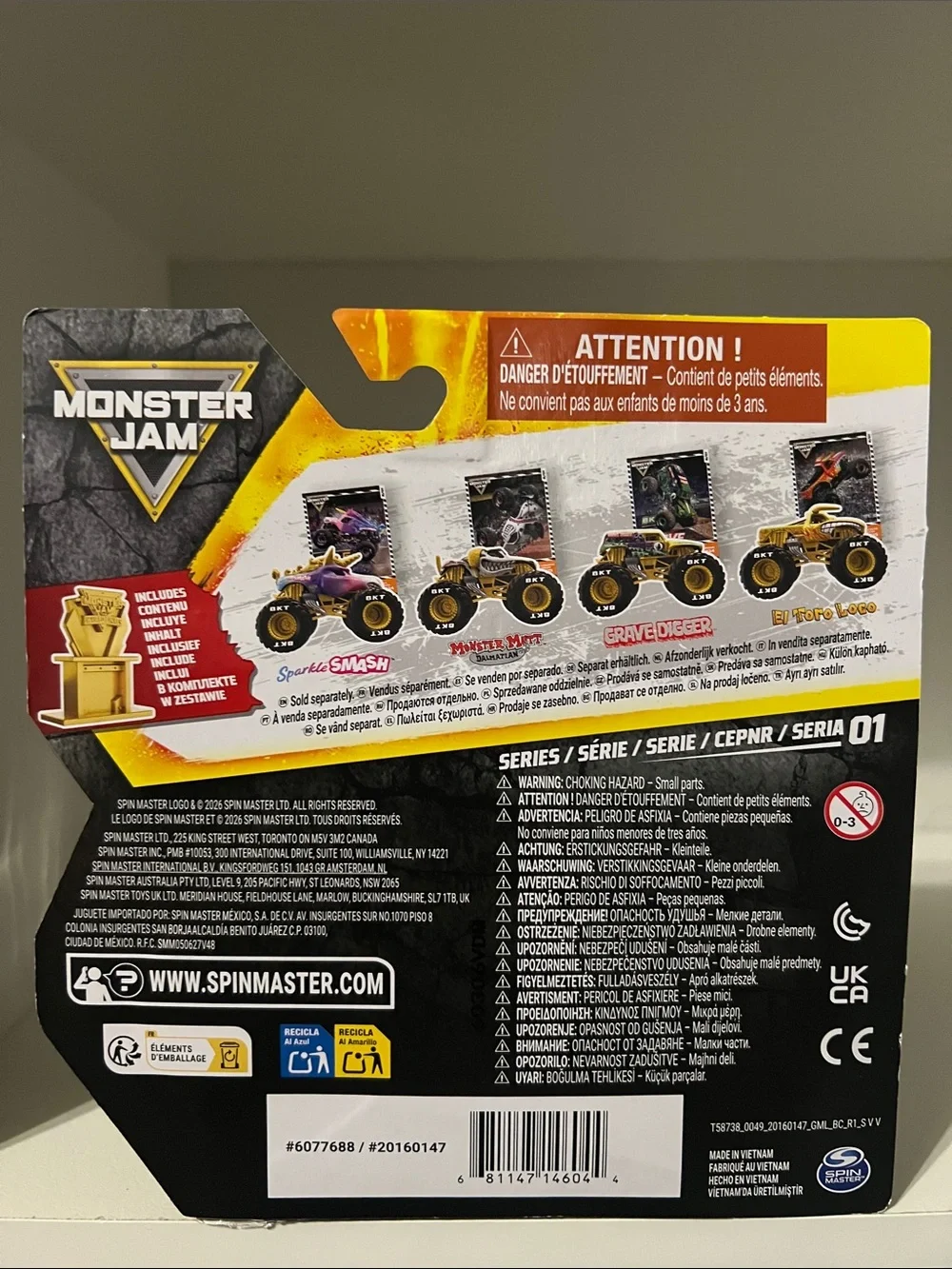 Monster Jam-Gold Trophy Card TRGX Monster Mutt - Dalmatian Series01/1:64Scale